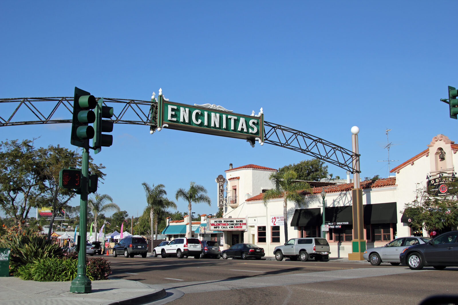 Downtown Encinitas with the welcome arch and La Paloma Theater